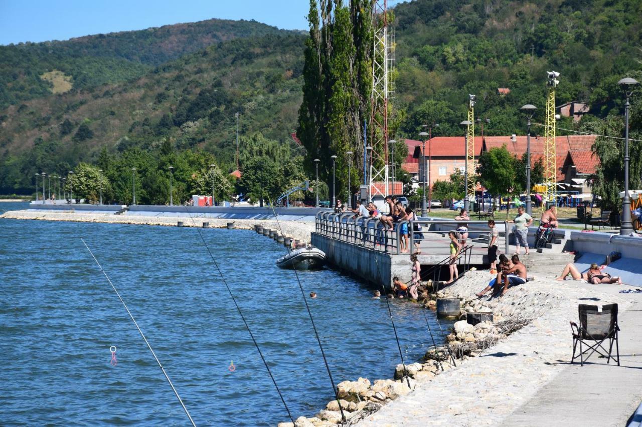 Apartments Barocco Golubac Esterno foto